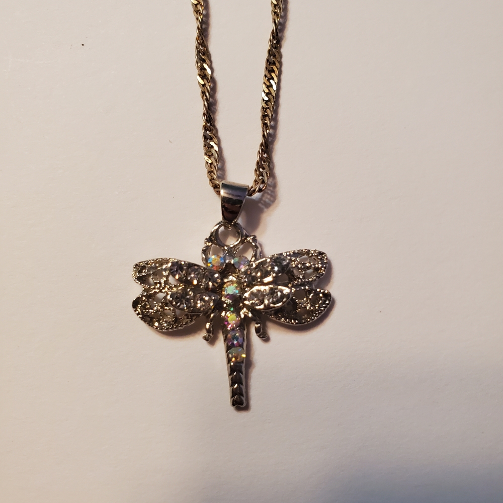 Dragonfly Faux Silver Twisted Necklace Sparkly Crystals‎ Clasp Jewelry